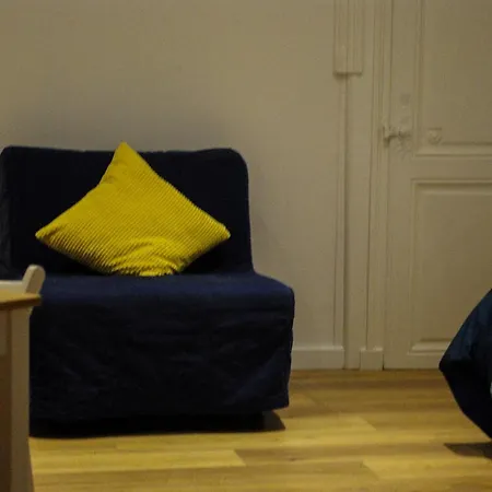 Standing Historic * Dijon