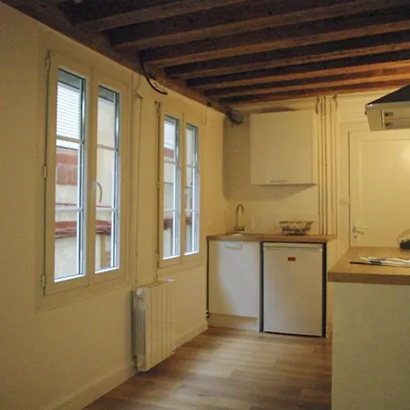 Standing Historic Dijon